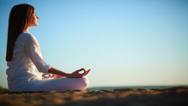 Benefits of practicing yoga outdoors