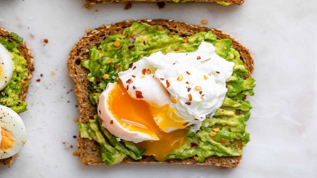 Whole Wheat Bread with Avocado and Poached Egg